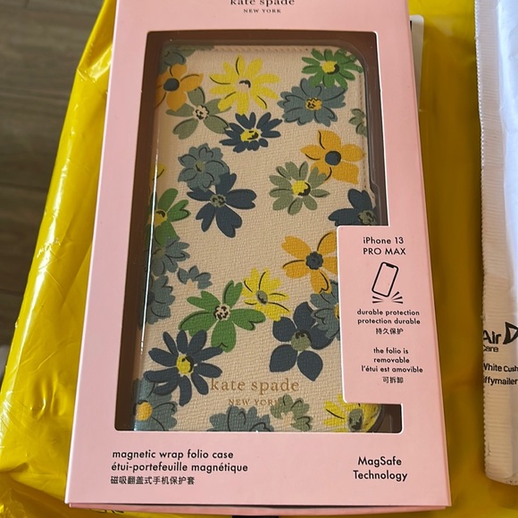 Used a handful of times Kate Spade 13 Promax Phone case - Picture 1 of 5